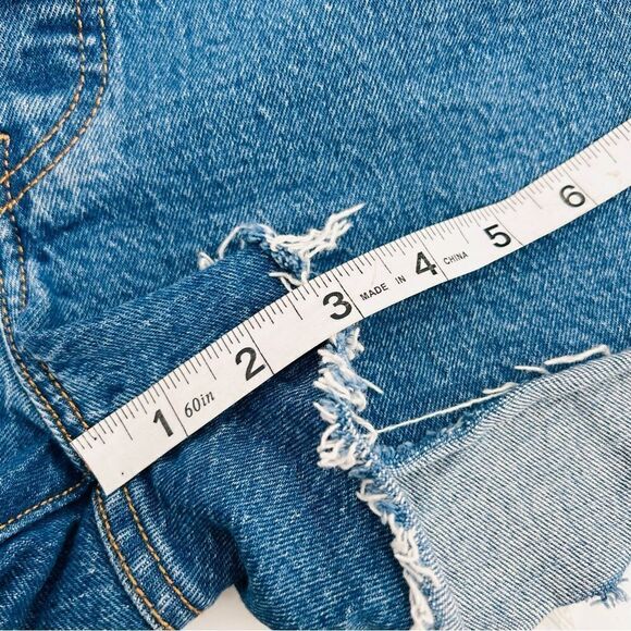 Levi’s 501 cut off medium wash button fly shorts size 30 - Picture 7 of 9